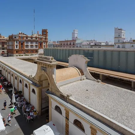 Gentil Junto Al Mercado * Cádiz